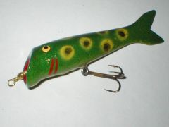 Paw Paw Darter style lure