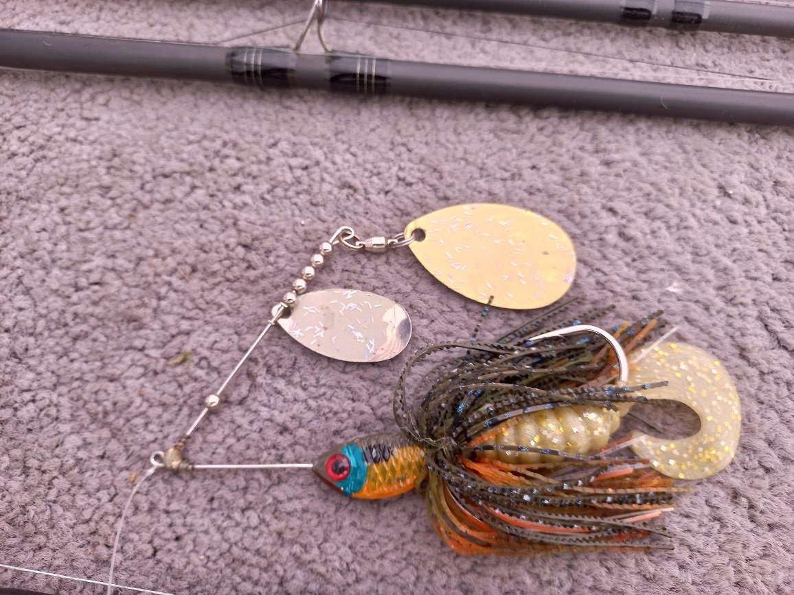 Building A Slow Rolling Spinnerbait - MAKING SPINNERBAITS 